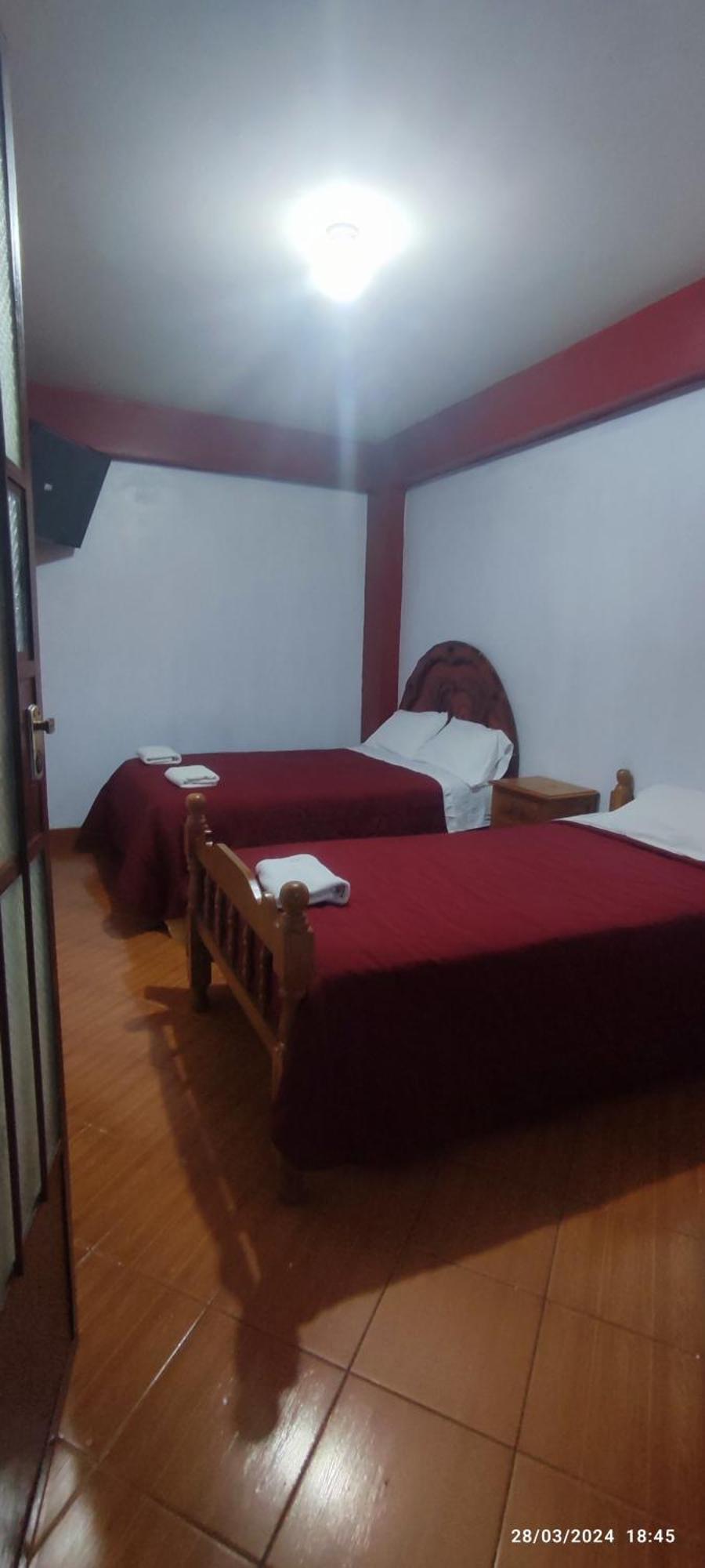 Lhotse Hostel B&B อัวรัซ ภายนอก รูปภาพ
