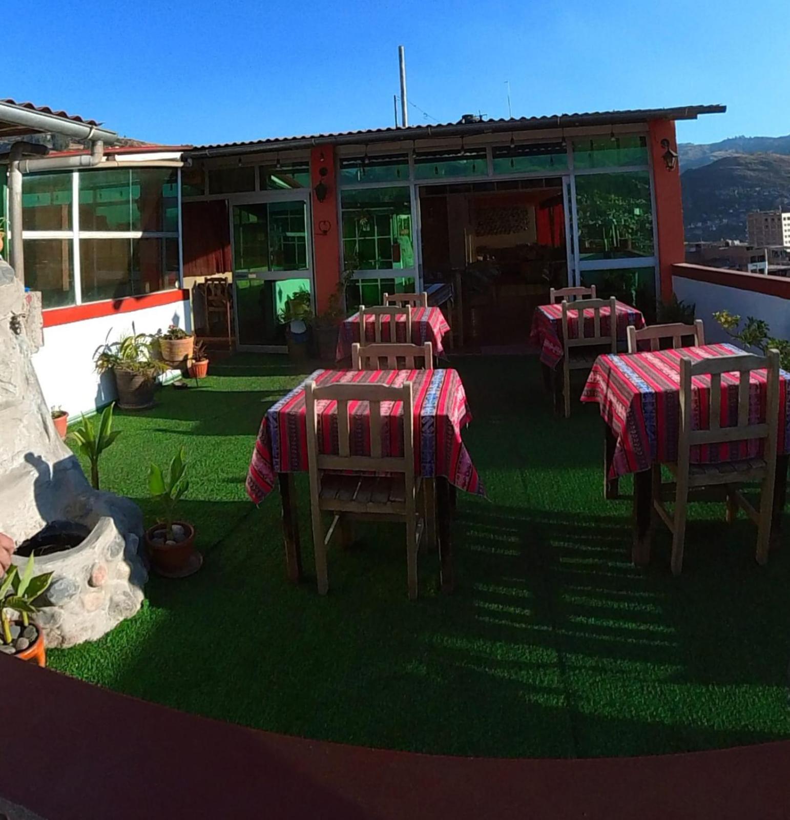 Lhotse Hostel B&B อัวรัซ ภายนอก รูปภาพ