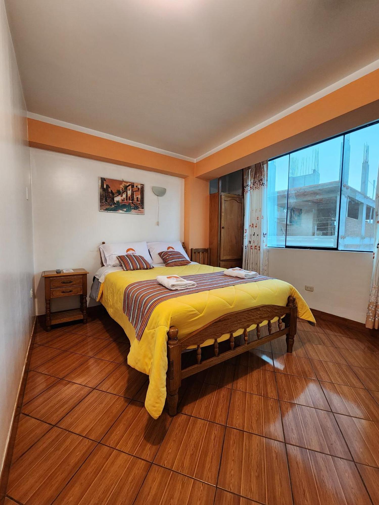 Lhotse Hostel B&B อัวรัซ ภายนอก รูปภาพ