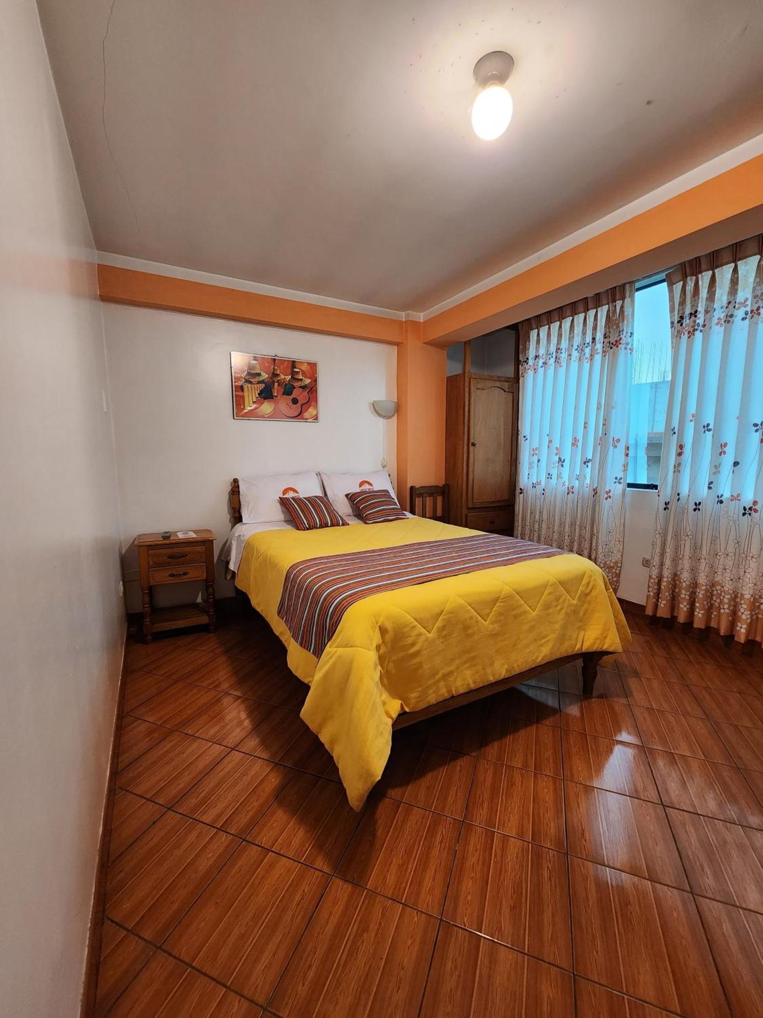 Lhotse Hostel B&B อัวรัซ ภายนอก รูปภาพ