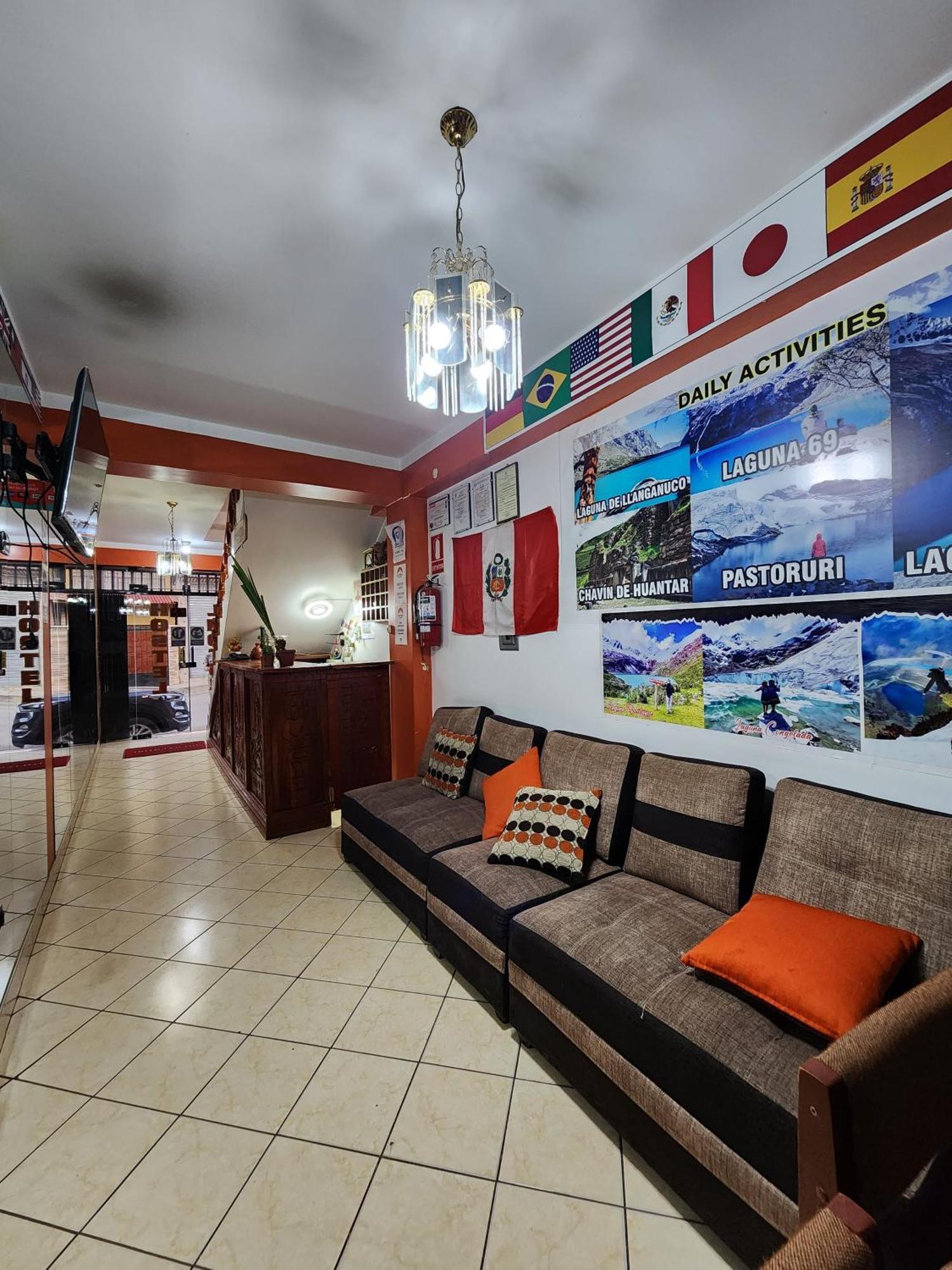 Lhotse Hostel B&B อัวรัซ ภายนอก รูปภาพ