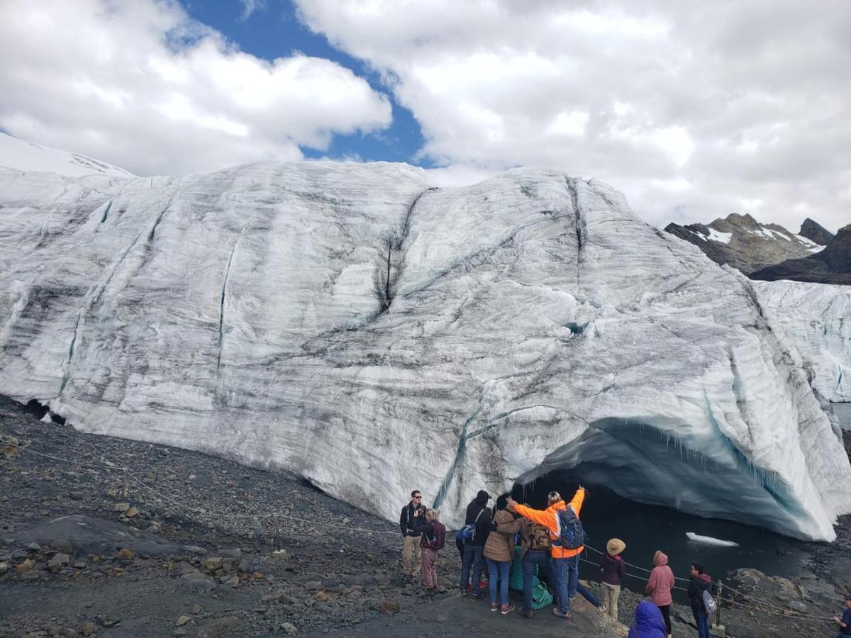 Lhotse Hostel B&B อัวรัซ ภายนอก รูปภาพ